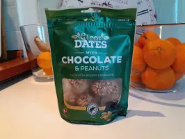 Datulje s belgijskom tamnom čokoladom i kikirikijem 120 g