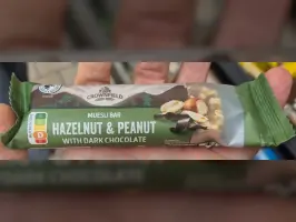 Muesli pločica lješnjak kikiriki tamna čokolada 30 g