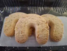 Oranž kiflice s bademom i okusom naranče 225 g