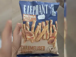 Pretzels with caramelised onion 160 g